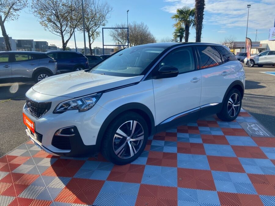 PEUGEOT 3008 BlueHDi 130 EAT8 ALLURE Toit Noir Hayon Electrique