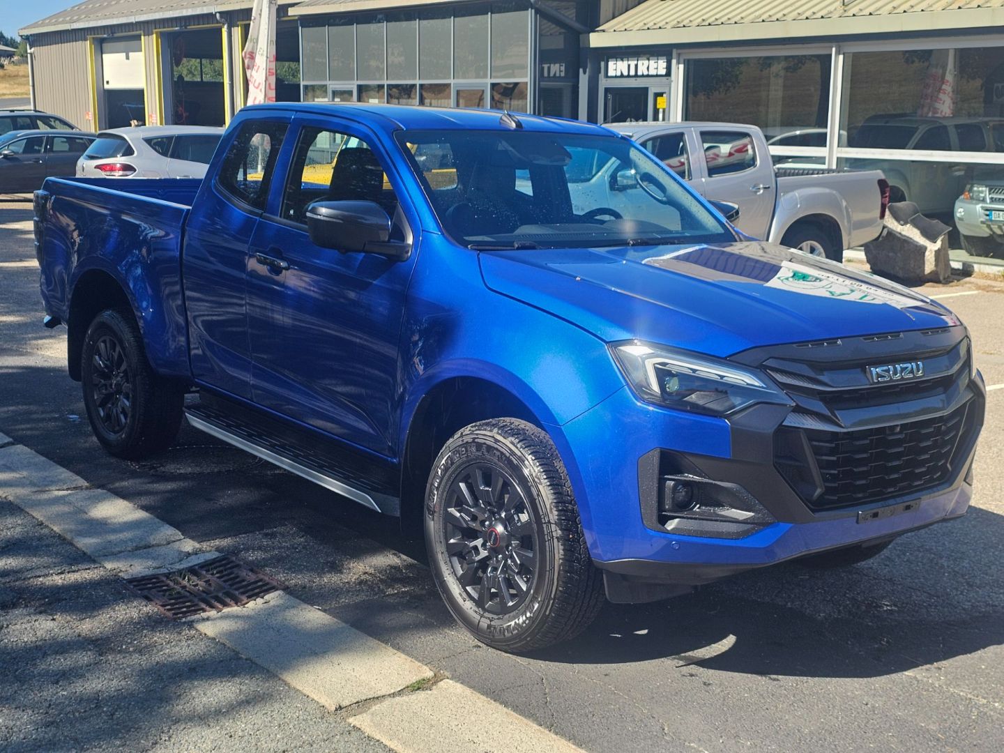 ISUZU D-MAX - 2.2L SPACE CABINE A T NITRO SPORT (2026)