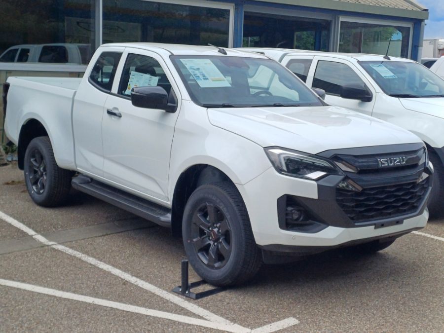 ISUZU D-MAX - 1.9 4D4 SPACE CAB N60 NSPORT MT VENTI-EDITION (2024)