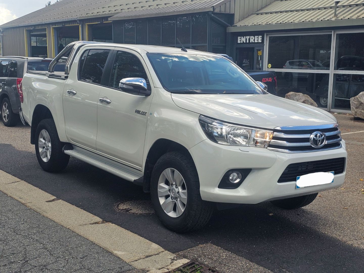 TOYOTA HILUX - IV 4WD 2.4 D-4D DOUBLE CABINE LEGENDE BVA (2017)