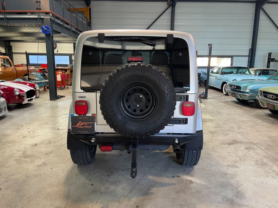JEEP WRANGLER 4.0 L - 4.0 BVA HARD TOP
